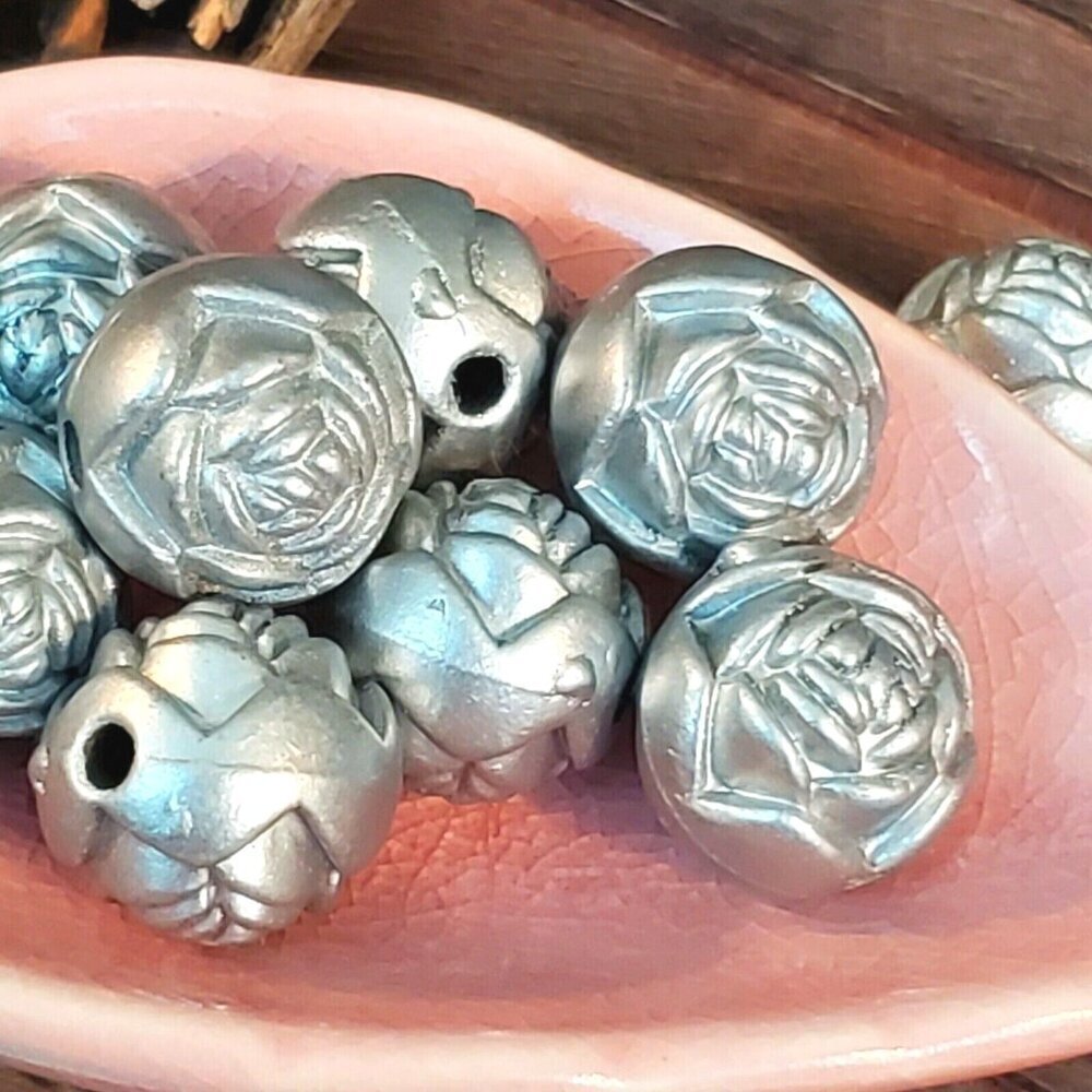 Vintage Retro Silver Satin Rosebud Flower 14mm Round Acrylic Beads 10 pcs